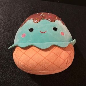 Squishmallow Kellytoy 8” Ice Cream